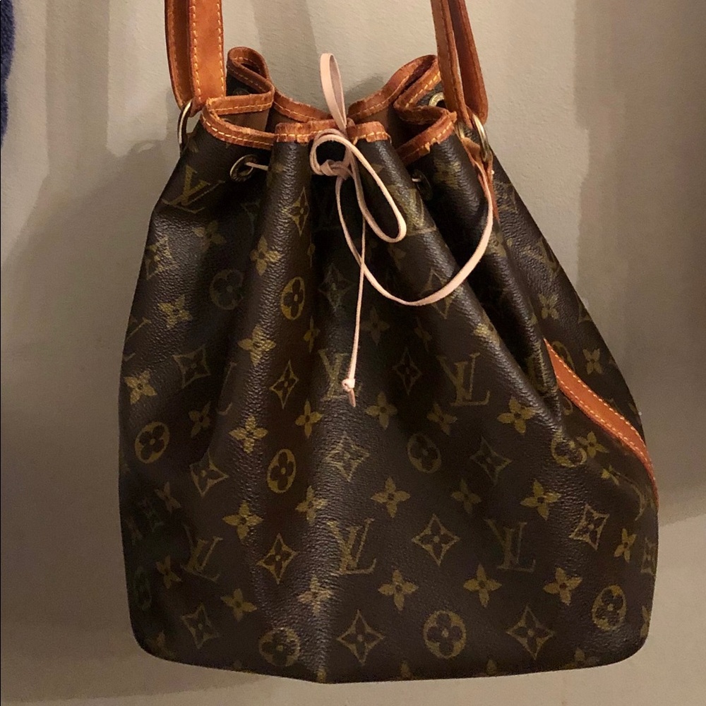 Authentic Louis Vuitton Petite Noe